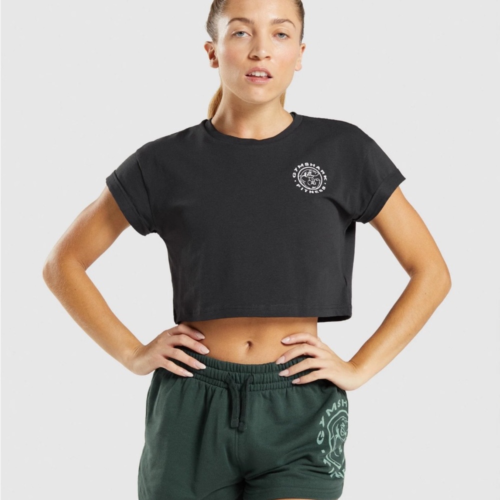 Gymshark Legacy Graphics Crop T